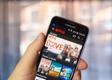 Media Industry Divided on Whether to Block or Promote Netflix