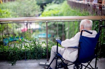 Number of Seniors Living Alone Soars 36 pct Over 5 Years