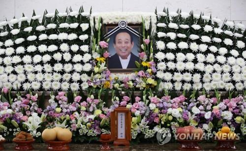 A memorial to Kim Sung-do, the only remaining South Korean resident on Dokdo, the country's easternmost islets, who died on Oct. 21, 2018. (image: Yonhap)