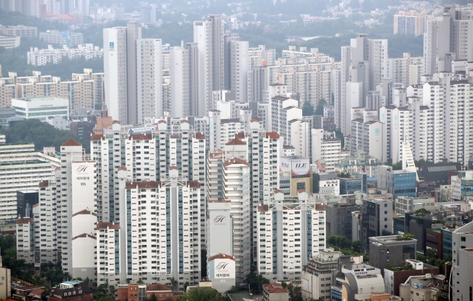 Foreigners Shop for Apartments in Seoul amid Real Estate Crisis