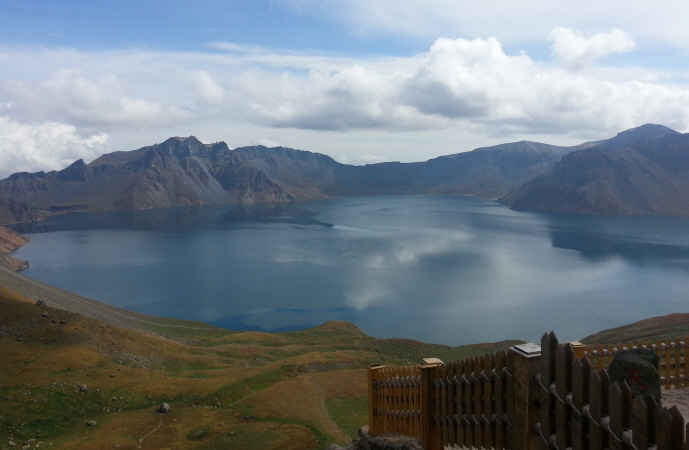 A Chinese government website, posted an announcement on the construction of the high-speed railway connecting Baihe County situated near Mount Paektu and Shenyang, the capital and largest city of China’s Liaoning Province. (image: Yonhap)
