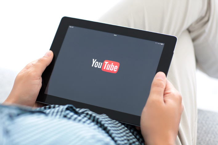 S. Koreans in Their 50s and Older Spend Most Time on YouTube: Data