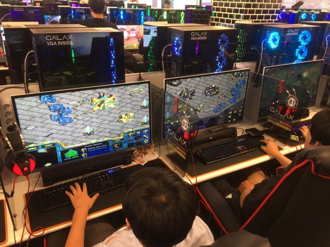 The gaming industry is most concerned with the “spread of negative perceptions of gaming itself” and the “implementation and reinforcement of government regulations on gaming”. (image: Yonhap)