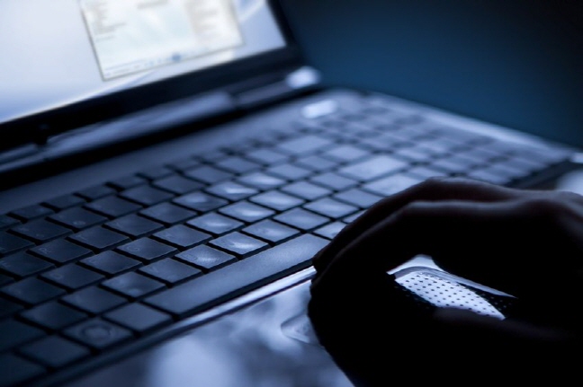 Average Fingers Spread Malicious Words Online
