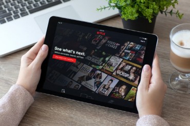 Blue Chips Rush into Netflix-led S. Korean Streaming Service Market