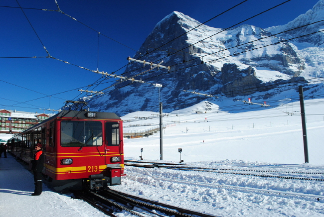 Government to Study Eco-Friendly Electric Trains for Use in S. Korea