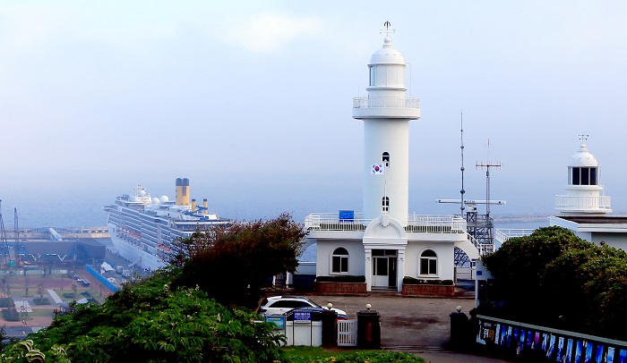 Keepers to Vacate Last Manned Lighthouse on Jeju Island