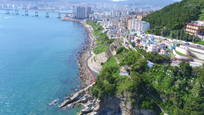 Busan Opens City Coffers to Encourage Walking