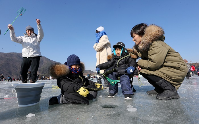 Inje Icefish Festival Attracts Thousands of Visitors