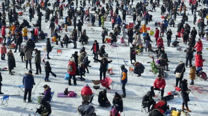 The 2019 Hwacheon Sancheoneo Ice Festival will kick off Saturday on a frozen river in the town for a 23-day run. (image: Hwacheon County Office)