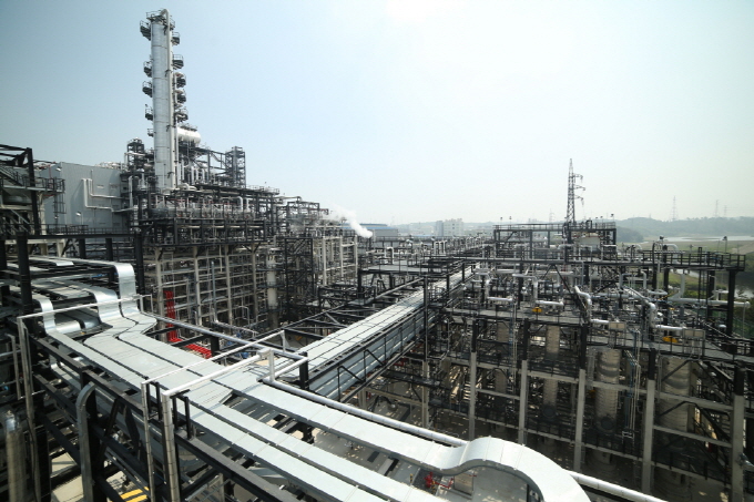 Gov’t Asks Petrochemical Firms to Diversify Portfolios Ahead of Industrial Slump