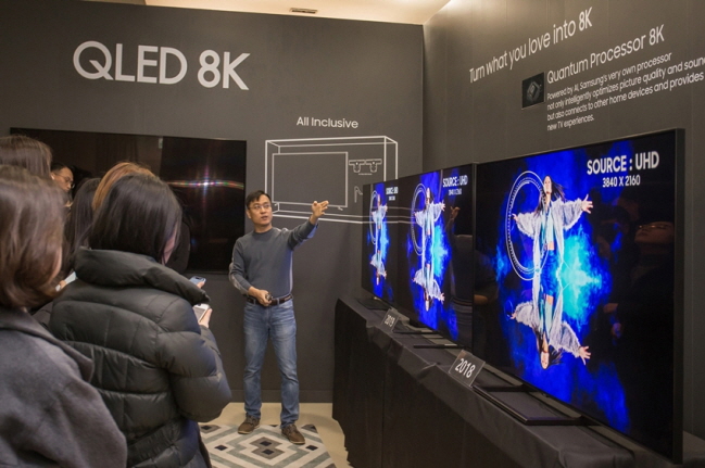 Samsung Electronics began sales of its QLED 8K TVs in South Korea, the United States, Europe and Russia in late 2018 and plans to launch the premium lineup in 60 countries by March. (image: Samsung Electronics Co.)