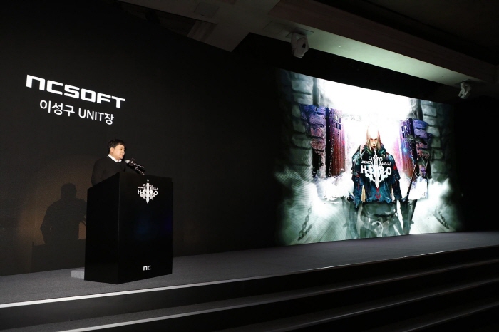 Lee Sung-gu, a managing director at NCSOFT Corp., speaks during a press conference in southern Seoul on Feb. 22, 2019, to announce the latest updates to the company's mega-hit mobile game, "Lineage M." (Yonhap)