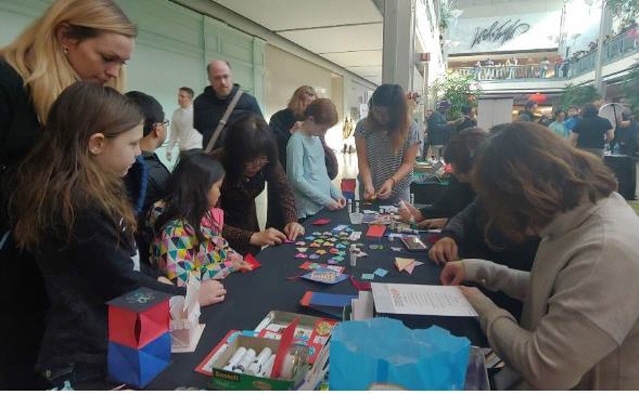 American College Students Learn About Korean Lunar New Year Through Paper Folding