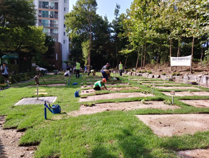Seoul Gov’t Launches Apartment Complex Vegetable Garden Initiative