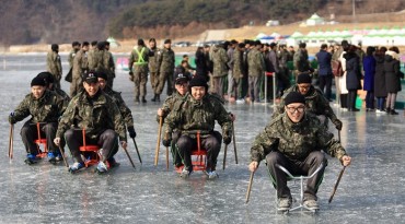 Soldiers Spice Up Festive Mood at Inje Icefish Festival