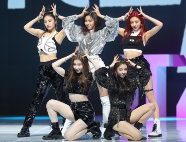 TWICE’s Sister Band, ITZY, Debuts to Intense Public Attention