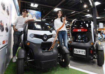 E-Mart to Sell Twizy Compact Electric Vehicle