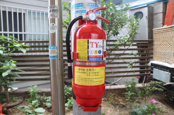 A ‘Visible fire extinguisher’ in Daein Market. (image: Gwangju Dongbu Fire Station)