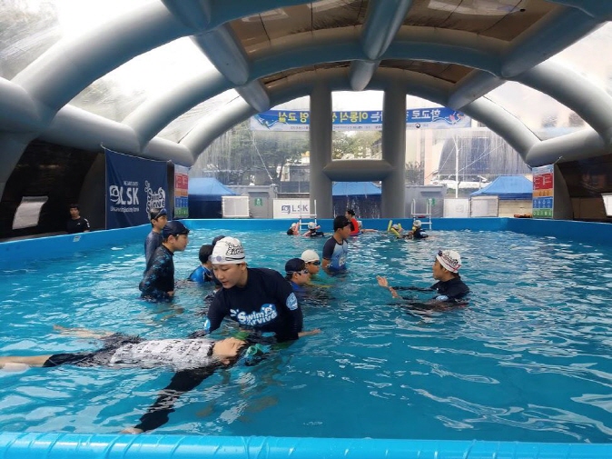 Ulsan Expands Survival Swimming Program with Mobile Pools