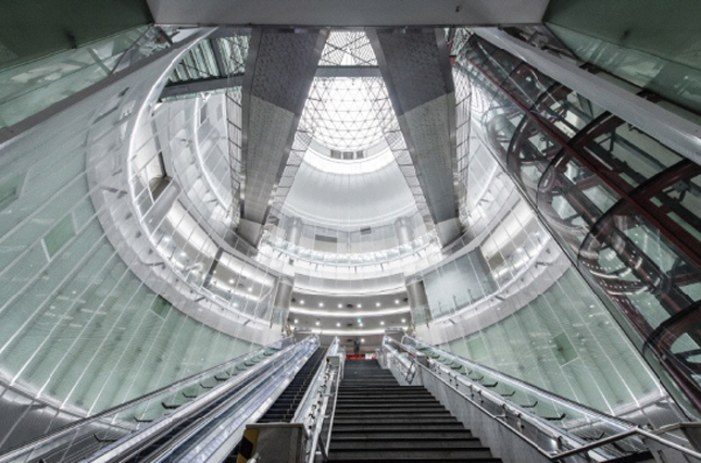 Noksapyeong Station Transformed into Public Art Gallery