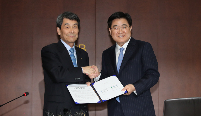 Hyundai Heavy Signs Formal Deal to Take Over Daewoo Shipbuilding