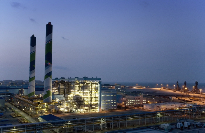 Hyundai Steel Co.'s steelmaking factory in Dangjin, South Chungcheong Province. (image: Korea Tourism Organization)