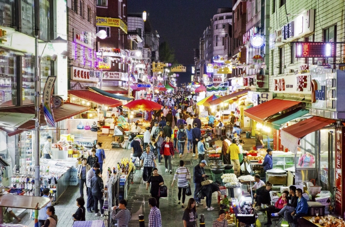 Multicultural Food Street in Ansan, Gyeonggi Province. (image: Ansan City Office)
