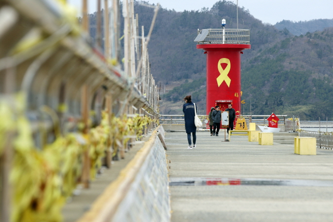 The southwestern port of Paengmok, a pilgrimage site for those who commemorate the victims of the 2014 sinking of the ferry Sewol. (Yonhap)