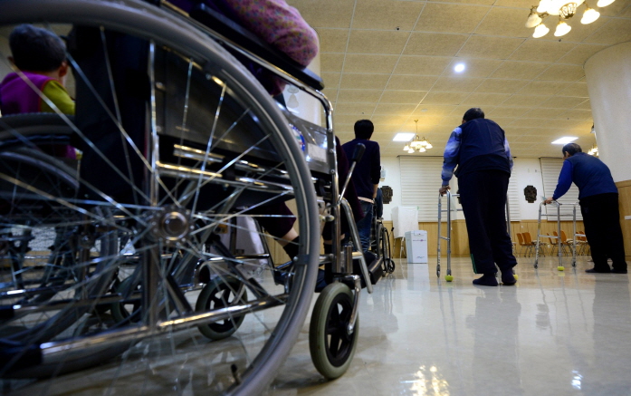 Nearly Half of all S. Korean with Disabilities Over 65: Report