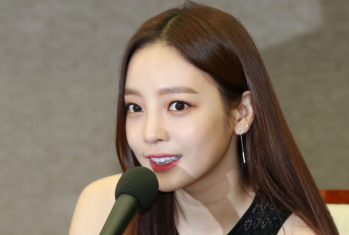 Singer Goo Ha-ra Moved to Hospital After Suicide Attempt