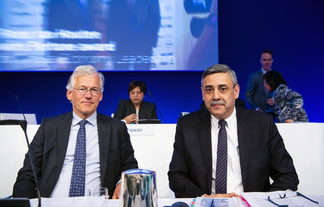 Philips Annual General Meeting of Shareholders Re-appoints CEO Frans van Houten and CFO Abhijit Bhattacharya