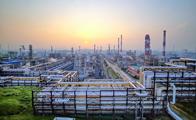 SK Innovation Co.'s petrochemical factory in Ulsan, 414 kilometers southeast of Seoul, is seen in this photo provided by the company.