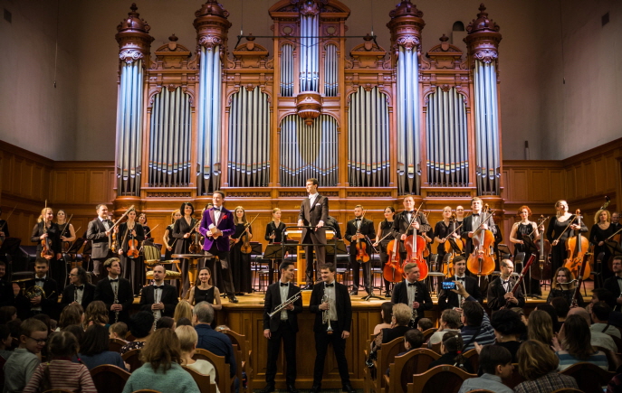 A performance by the Moscow State Symphony Orchestra. (image: Organizing committee of the 2019 FINA World Championships)