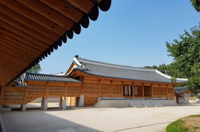 Heungbokjeon of Gyeongbok Palace, the main royal palace of Joseon Dynasty (1392-1910) in central Seoul. (image: Cultural Heritage Administration)