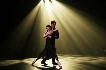 Veteran Ballerina Kim Joo-won Combines Ballet with Tango