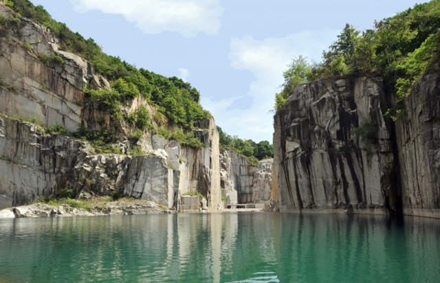 Beautiful Transformation of Unsightly Quarries in Gyeonggi Prov.