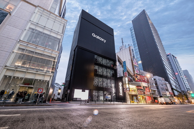 Samsung Electronics Co. opens a Galaxy smartphone flagship store in downtown Tokyo on March 12, 2019. (image: Samsung Electronics)