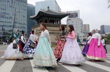 Tourist Arrivals in S. Korea Double in Past Decade, Led by Young, Female Asians