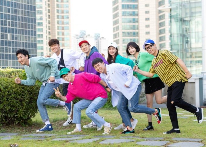 The members of variety show "Running Man." (image: SBS)