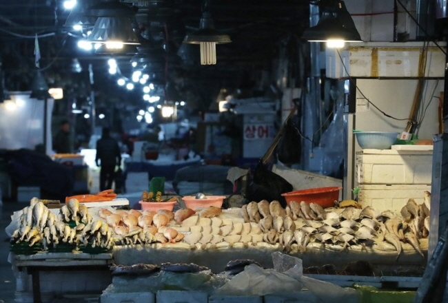 Since the government has banned the capture of Korean pollack to conserve fishery resources, South Korea relies only on imports when it comes to pollack. (Yonhap)