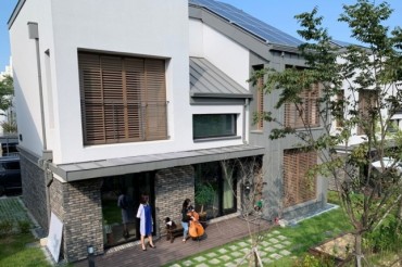 Seoul Seeks Solar Panel Homes to Combat Climate Change