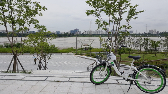 Seoul City’s Public Bicycles Gain Popularity in Times of Massive COVID-19 Outbreaks