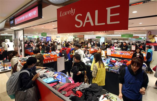 E-commerce Prepares for ‘Sales War’ as Shopping Festival Begins