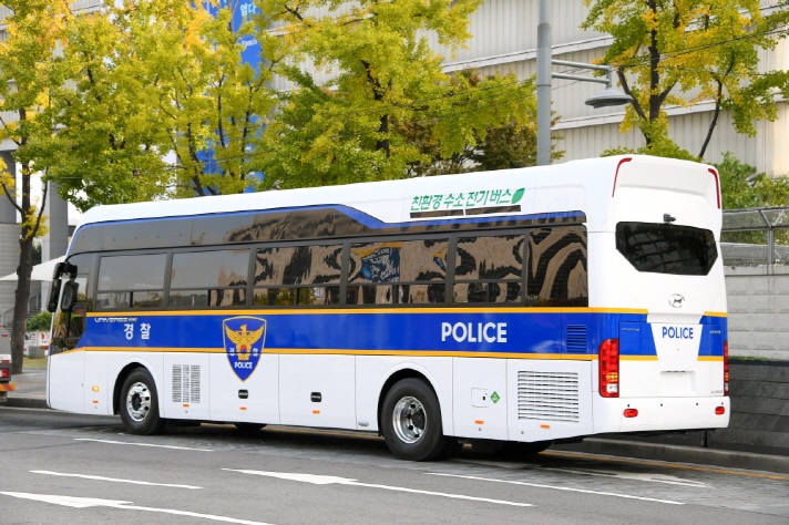 Police Launch New Hydrogen Buses in Seoul