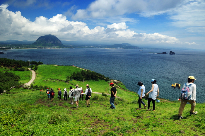 Jeju Olle Walking Festival Celebrates 10th Anniversary