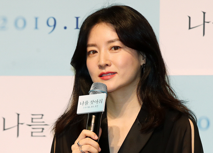 Actress Lee Young-ae Unveils Her First Film in 14 Years