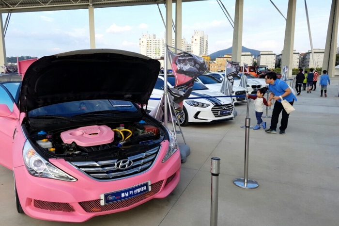 Next year, the government will work with local tour programs and festivals as it holds various car tuning events including competitions, exhibitions, and experience programs. (image: Korea Automobile Tuning Multipurpose Organization)