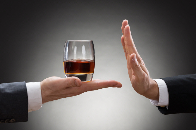 The most common experience of the indirect effect of alcohol was related to acquaintances. (image: Korea Bizwire)