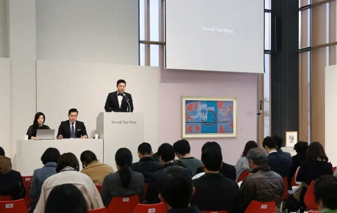 An auction event in Seoul on March 12, 2019. (Yonhap)